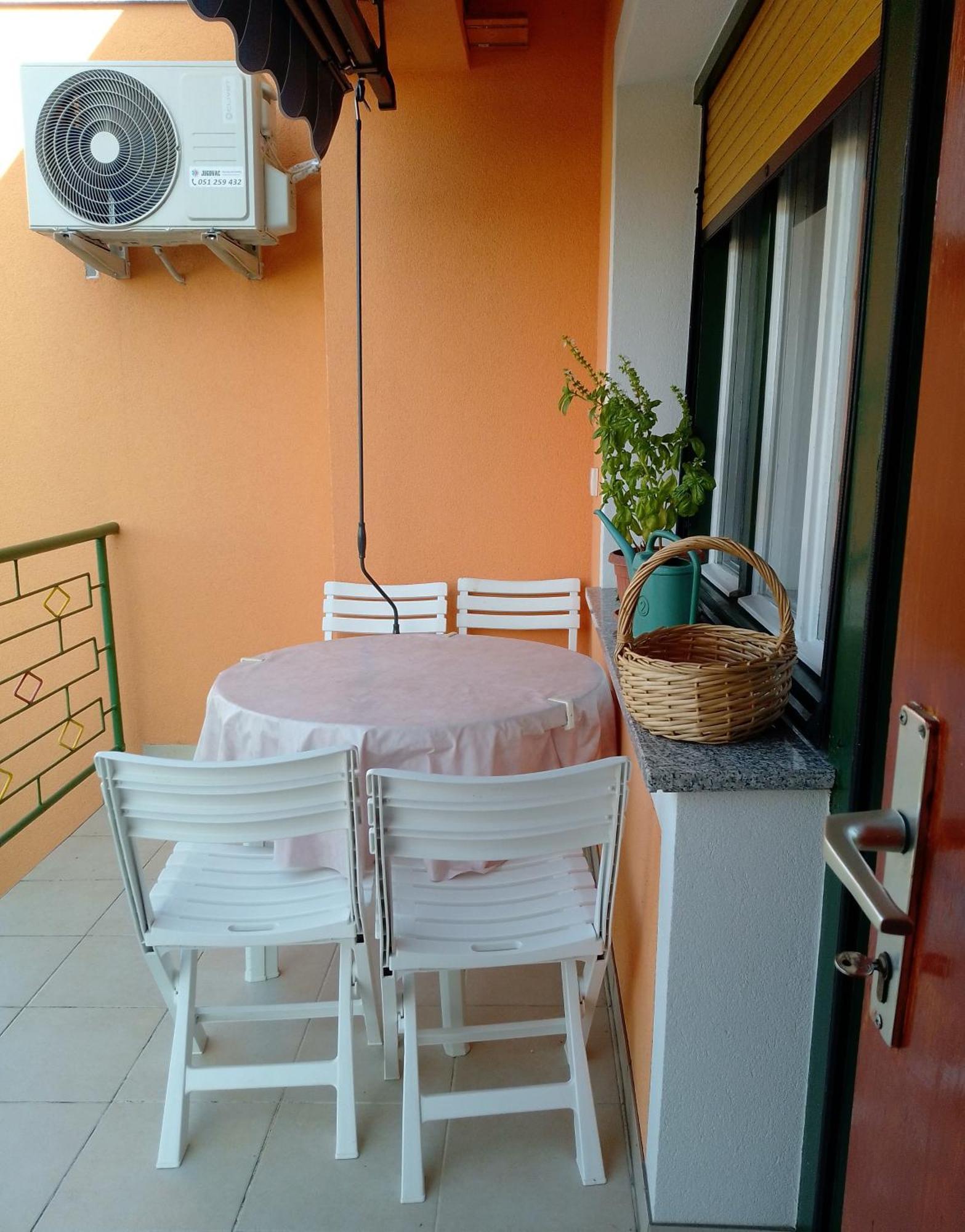 Apartment Apartma Bomar *
